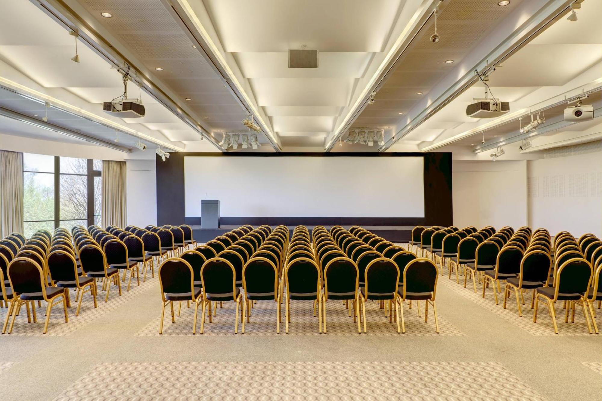 シェラトン コロニア ゴルフ&スパ リゾート コロニア・デル・サクラメント エクステリア 写真 The main conference room