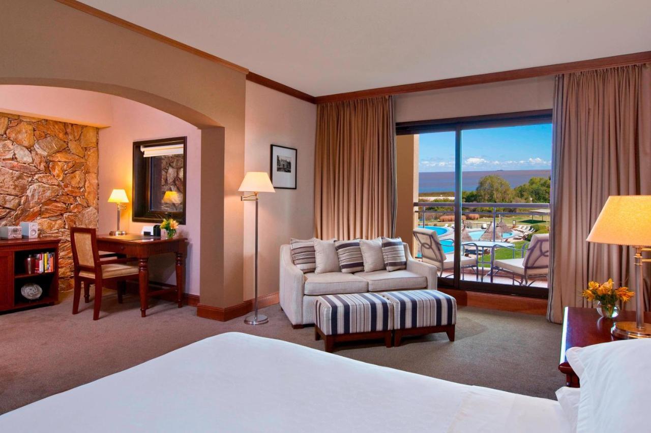 シェラトン コロニア ゴルフ&スパ リゾート コロニア・デル・サクラメント エクステリア 写真 A room at the Sheraton Vistana Resort